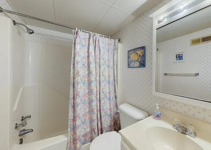 Ocean Block With A Balcony Side Ocean View Ac Wifi & Shared Pool Holiday home *